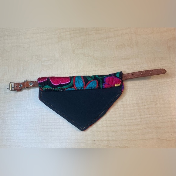 Vibrant floral Embroidered Dog Collar with leather strap – Size XS NEW - Picture 4 of 6